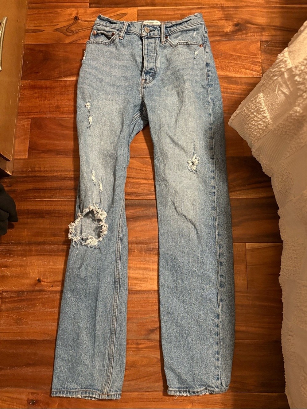 Abercrombie The Dad High Rise Jeans 25 Light Wash Distressed Straight Leg (1338)